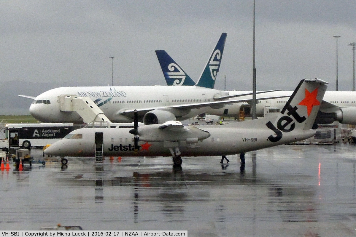 VH-SBI, 2004 De Havilland Canada DHC-8-315Q Dash 8 C/N 605, One of the worst days: Heavy rain and storm...