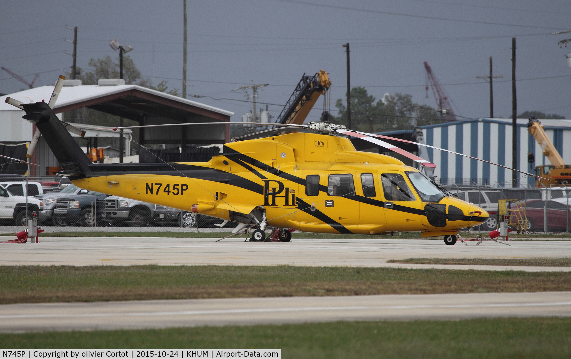 N745P, 2006 Sikorsky S-76C C/N 760619, Houma airport