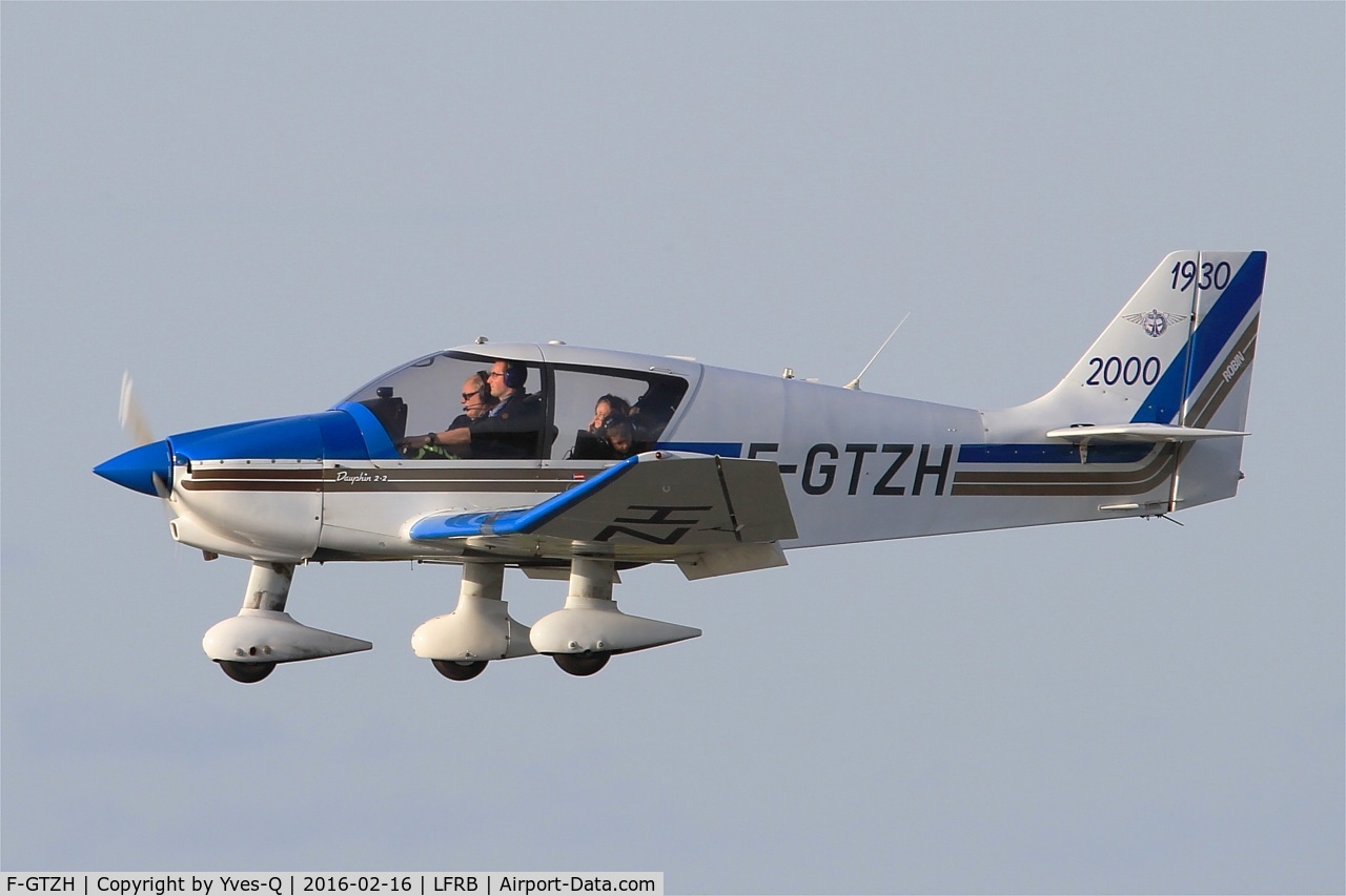 F-GTZH, Robin DR-400-120 Petit Prince C/N 2455, Robin DR-400-120, Short approach Rwy 25L, Brest-Bretagne Airport (LFRB-BES)