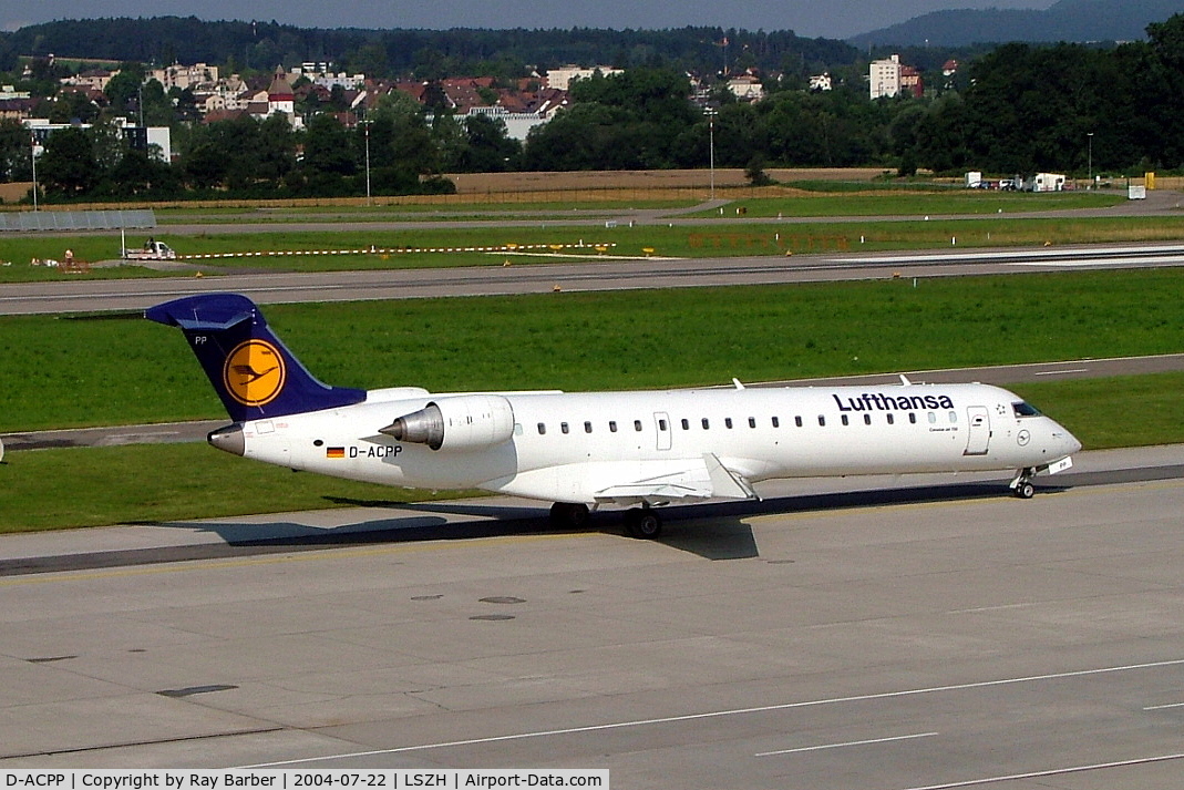 D-ACPP, 2003 Bombardier CRJ-701ER (CL-600-2C10) Regional Jet C/N 10086, D-ACPP   Canadair CRJ-700 [10086] (Lufthansa Regional) Zurich~HB 22/07/2004
