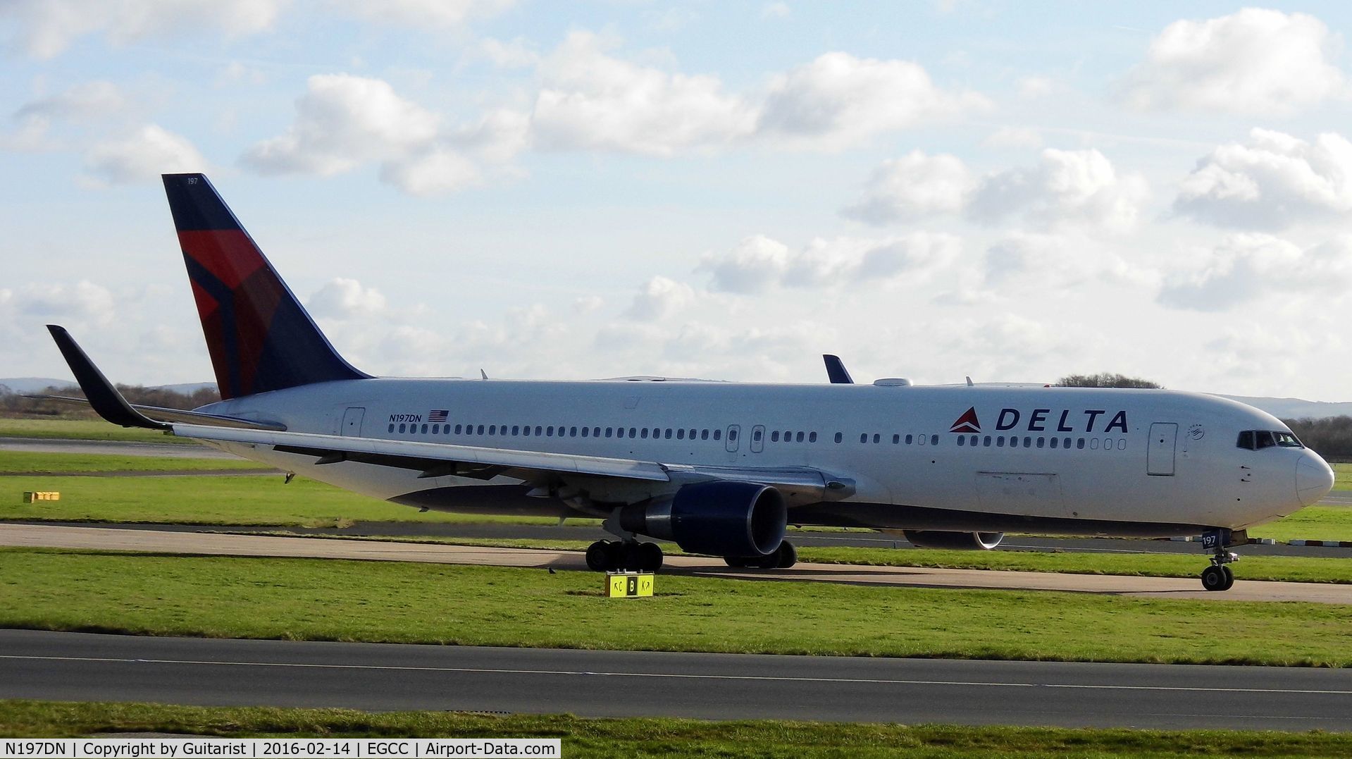 N197DN, 1997 Boeing 767-332 C/N 28454, At Manchester