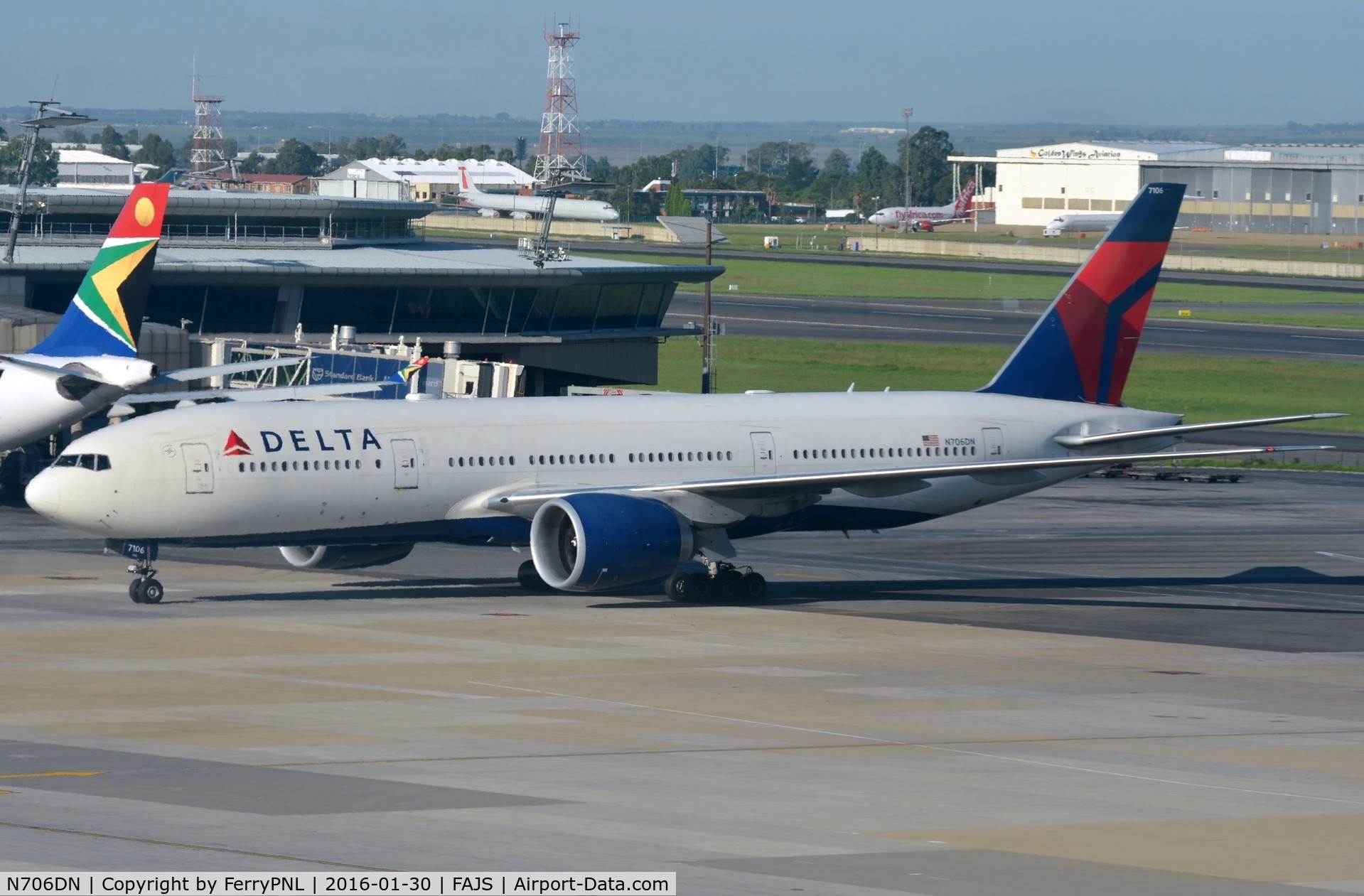 N706DN, Boeing 777-232/LR C/N 30440, Delta B772 arriving in JNB after a 15 hour plus flight from ATL.