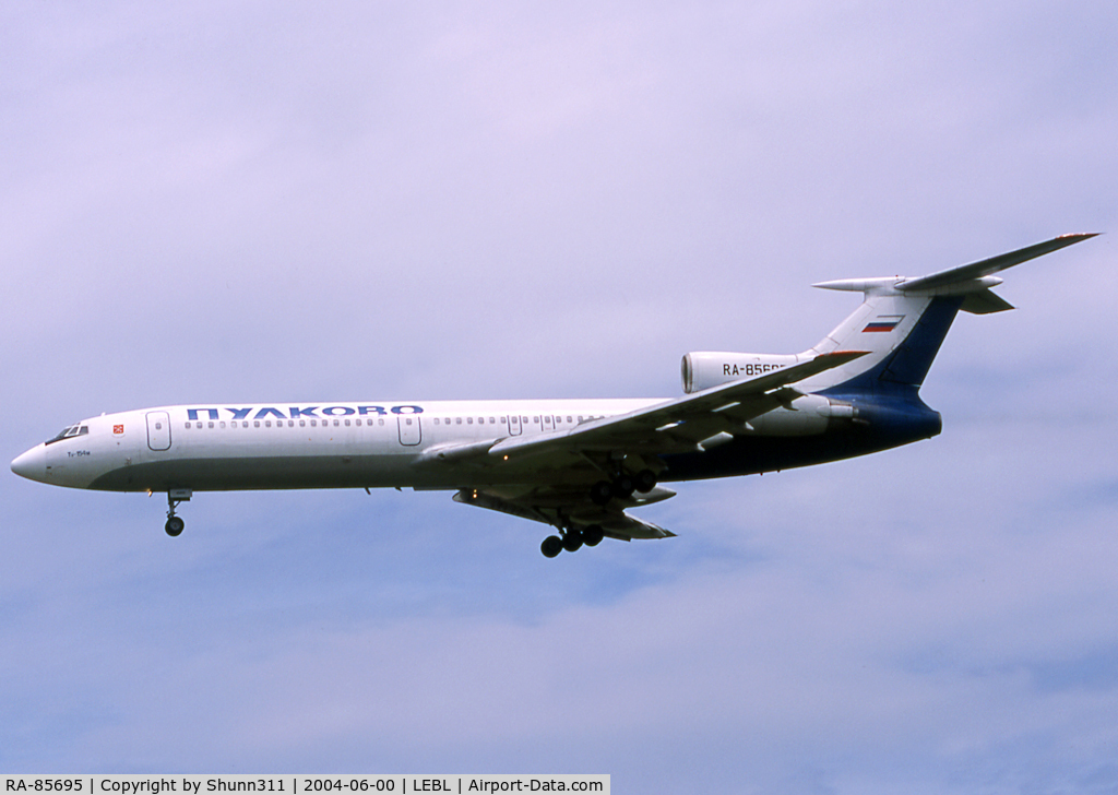 RA-85695, 1991 Tupolev Tu-154M C/N 91A868, Landing rwy 25