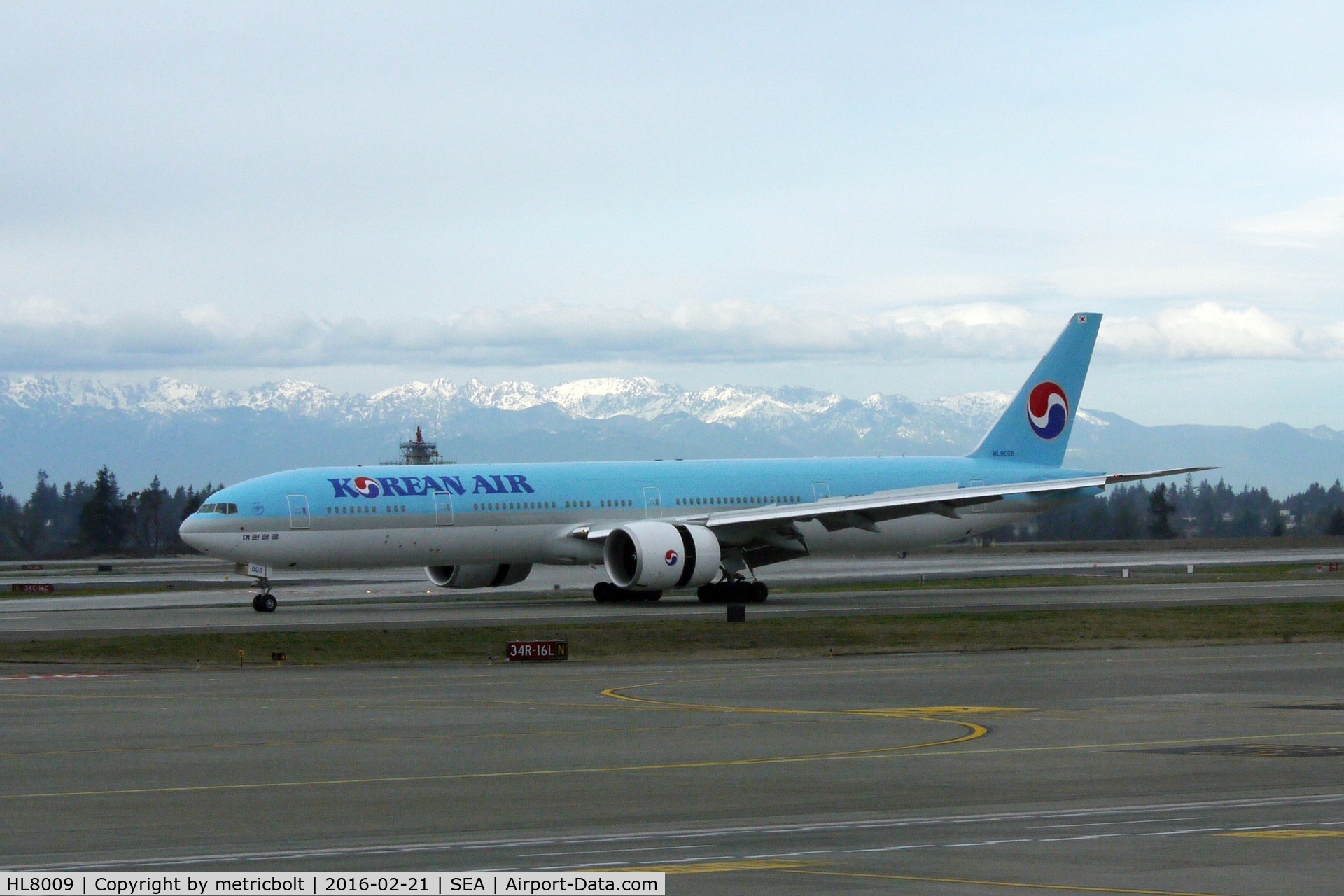 HL8009, 2015 Boeing 777-3B5/ER C/N 41999, Arrival at SeaTac