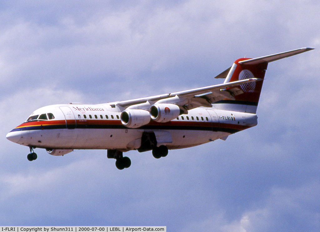 I-FLRI, 1993 British Aerospace BAe.146-200 C/N E2220, Landing rwy 25