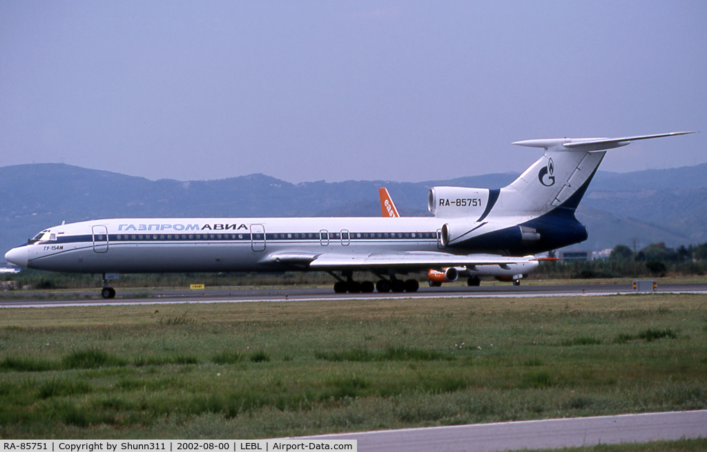 RA-85751, 1992 Tupolev Tu-154M C/N 92A933, Waiting before departure rwy 20