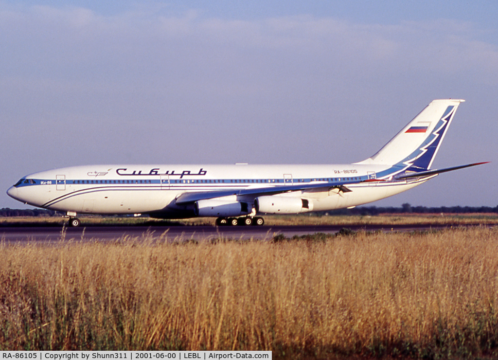 RA-86105, 1989 Ilyushin Il-86 C/N 51483208073, Waiting holding point rwy 20 before departure...