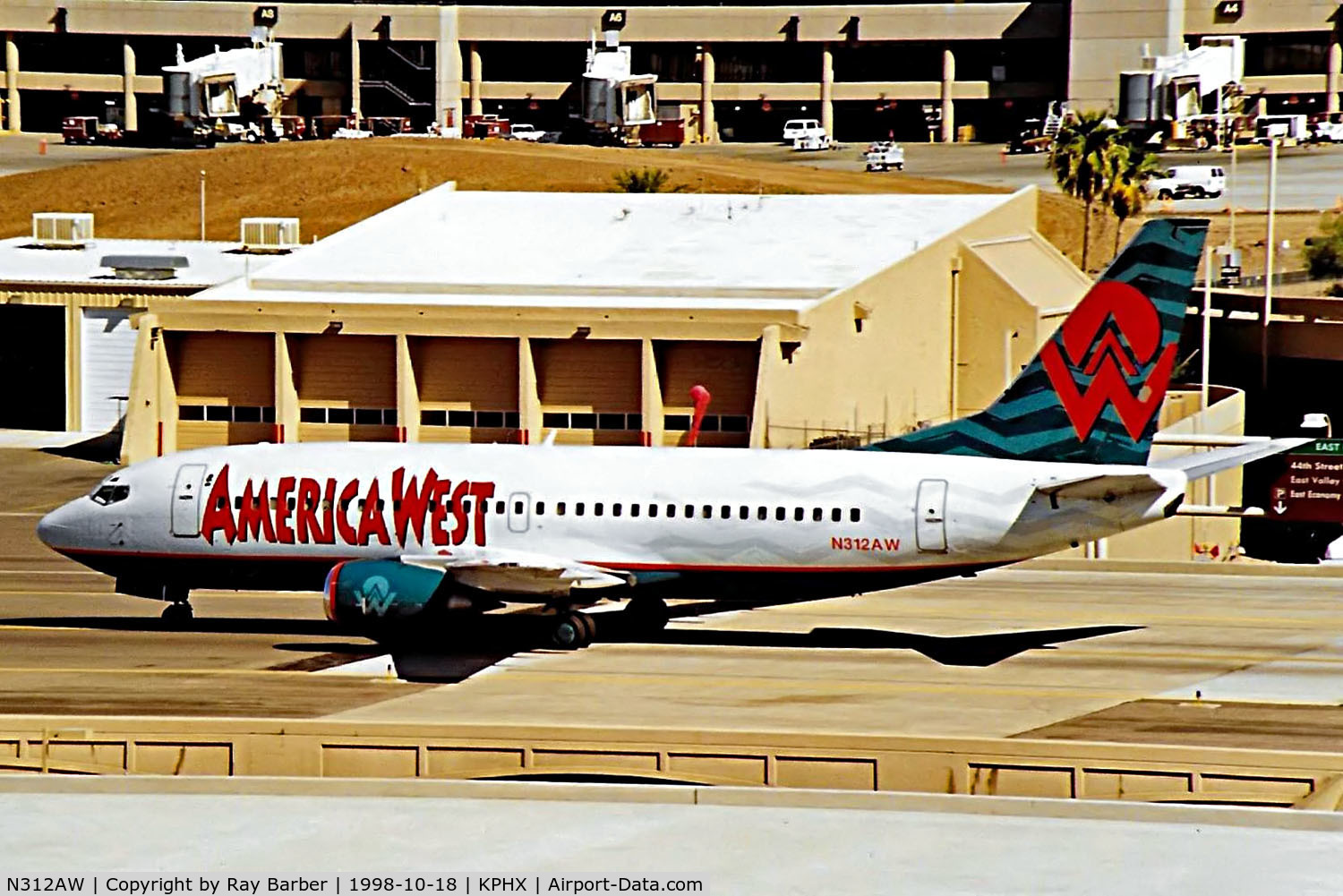 N312AW, 1988 Boeing 737-3S3 C/N 24060, Boeing 737-3S3 [24060] (America West Airlines) Phoenix-Sky Harbor International~N 18/10/1998