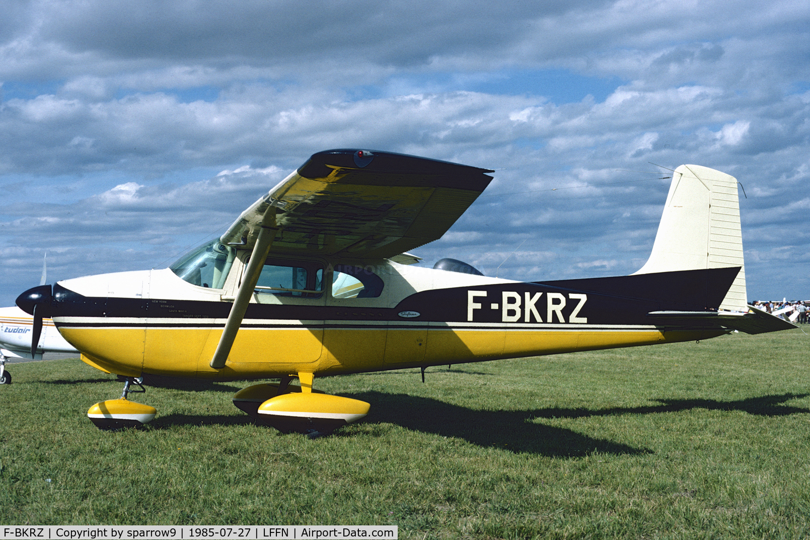 F-BKRZ, 1958 Cessna 182A Skylane C/N 51468, an a/c I had seen 25 years earlier as F-DAFU. Scanned from a slide.