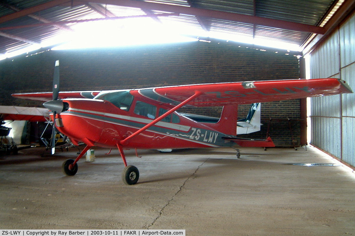 ZS-LWY, Cessna 180H Skywagon C/N 18052090, Cessna 180H Skywagon 180 [180-52090] Krugersdorp~ZS 11/10/2003