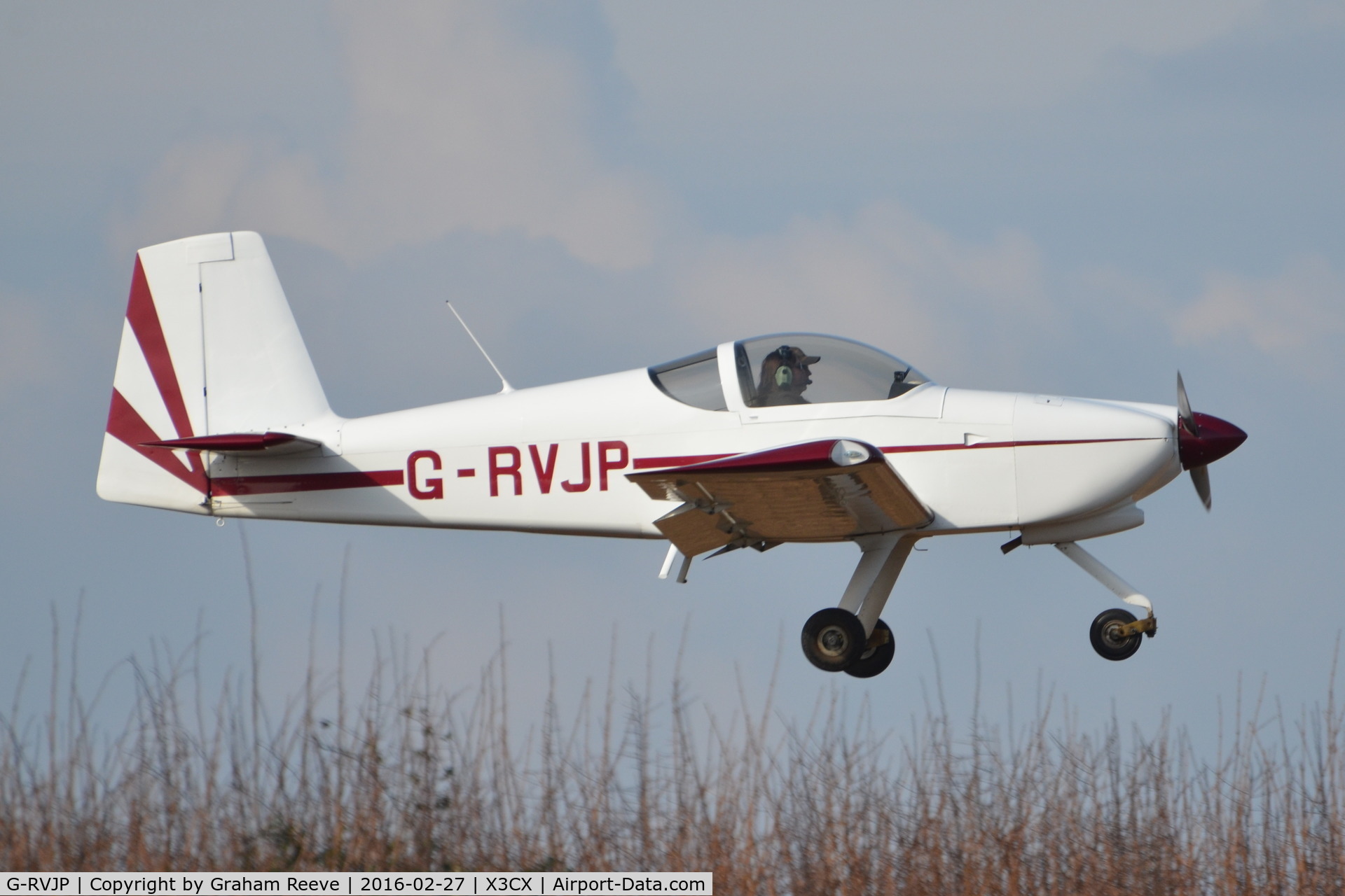 G-RVJP, 2006 Vans RV-9A C/N PFA 320-14364, Landing at Northrepps.