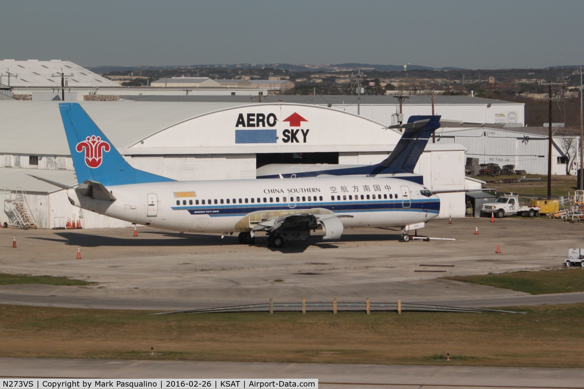 N273VS, 1993 Boeing 737-31L C/N 27273, Boeing 737-300