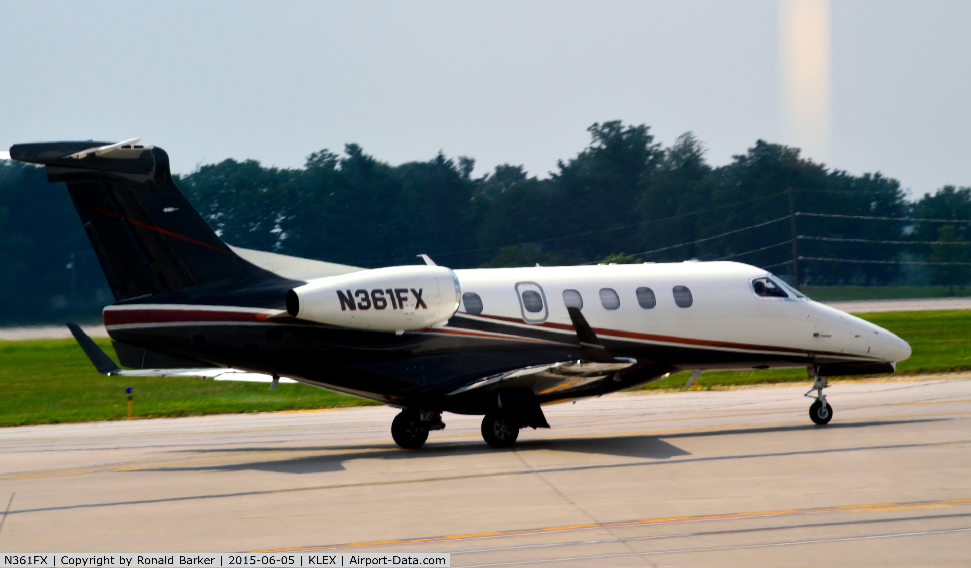 N361FX, 2014 Embraer EMB-505 Phenom 300 C/N 50500234, Taxi Lexington