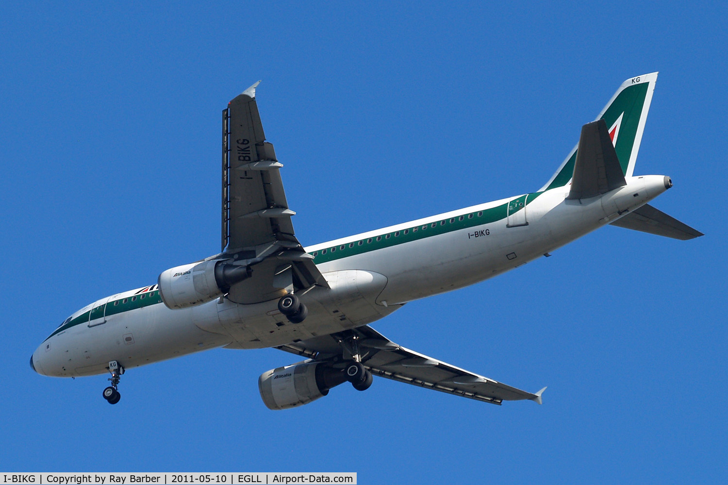 I-BIKG, 2001 Airbus A320-214 C/N 1480, Airbus A320-214 [1480] (Alitalia) Home~G 10/05/2011. On approach 27R.