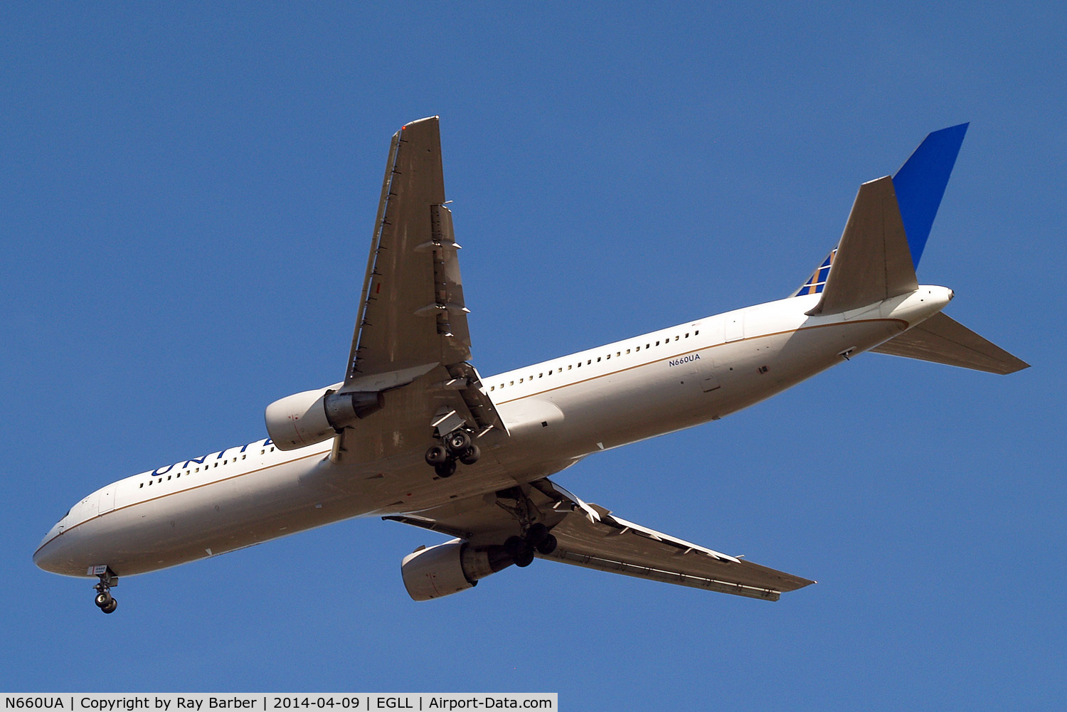 N660UA, 1993 Boeing 767-322/ER C/N 27115, Boeing 767-322ER [27115] (United Airlines) Home~G 09/04/2014. On approach 27R.
