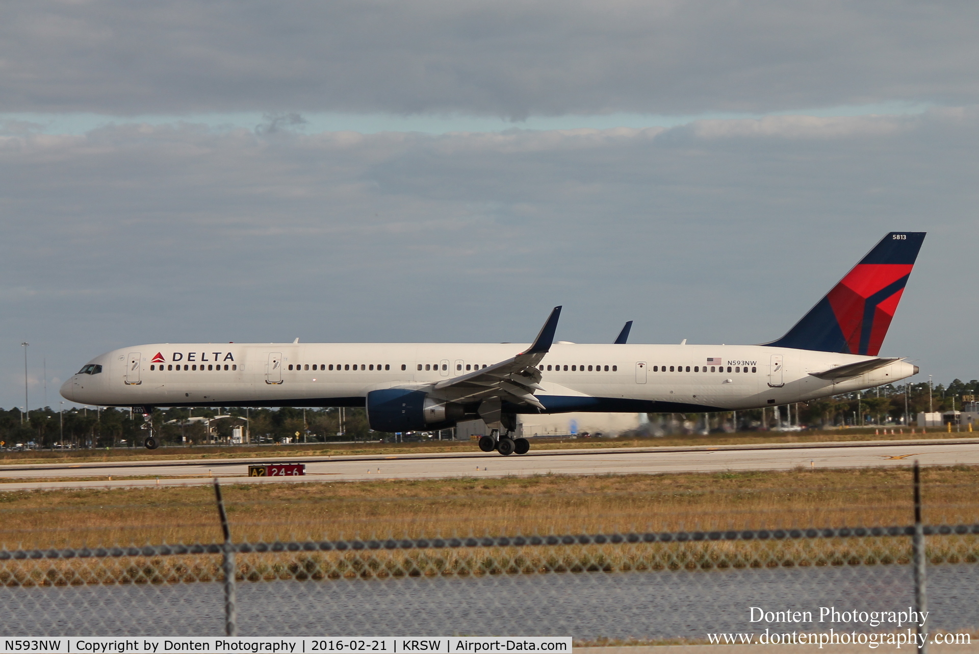 N593NW, 2003 Boeing 757-351 C/N 32993, Delta Flight 1147 (N593NW) arrives at Southwest Florida International Airport following flight from Minneapolis-St Paul International Airport