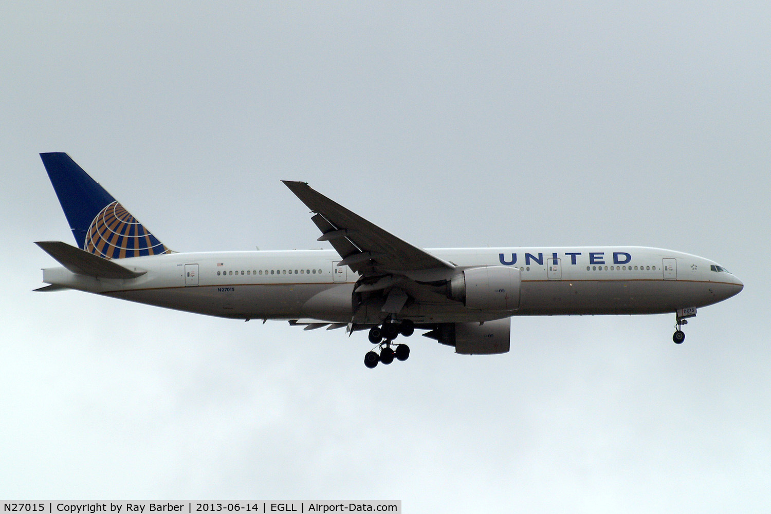 N27015, 2000 Boeing 777-224/ER C/N 28678, Boeing 777-224ER [28678] (United Airlines) Home~G 14/06/2013. On approach 27L.