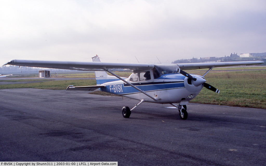 F-BVSK, Reims FR172J Rocket C/N 0511, Parked at the Airfield...