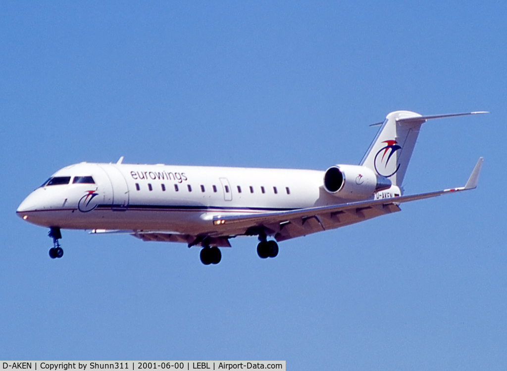 D-AKEN, 2001 Bombardier CRJ-200ER (CL-600-2B19) C/N 7489, Landing rwy 25