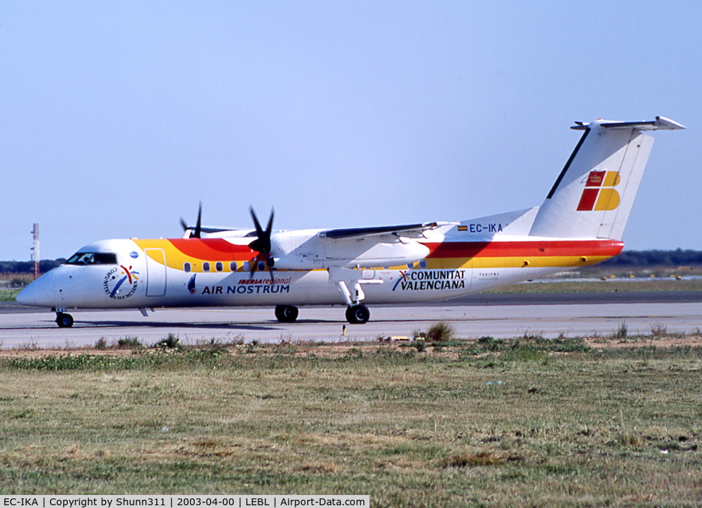EC-IKA, 2002 De Havilland Canada DHC-8-315Q Dash 8 C/N 590, Waiting holding point rwy 20 before departure...