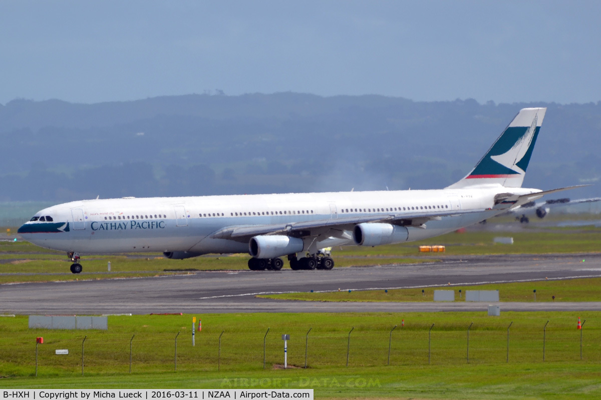 B-HXH, Airbus A340-313 C/N 218, At Auckland