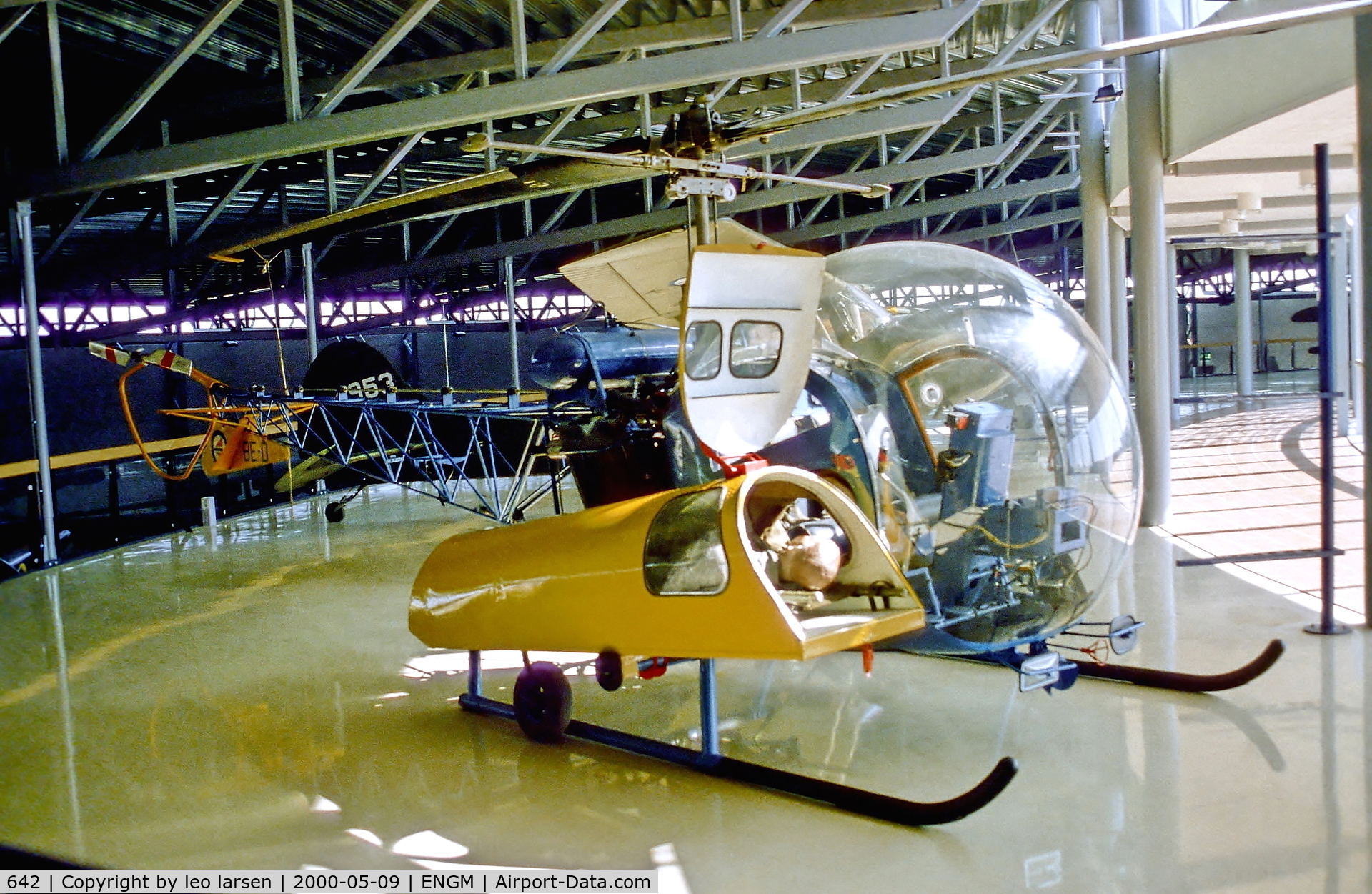 642, Bell 47D-1 C/N 642, Forsvars Museet Gardermoen 9.5.00.code BE-D