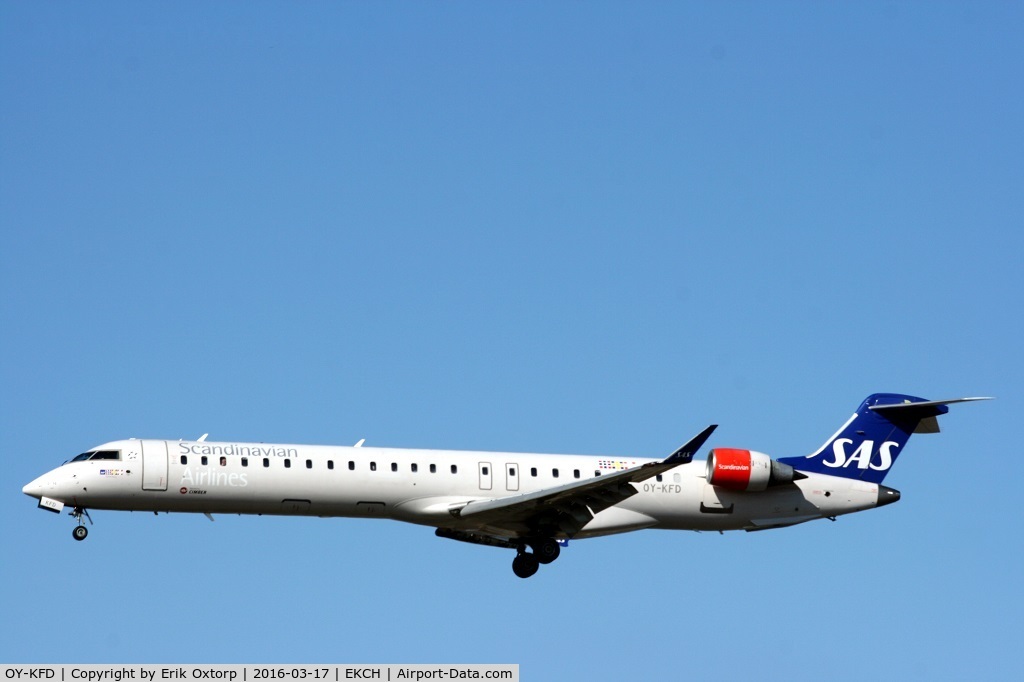 OY-KFD, 2009 Bombardier CRJ-900 (CL-600-2D24) C/N 15221, OY-KFD landing rw 22L