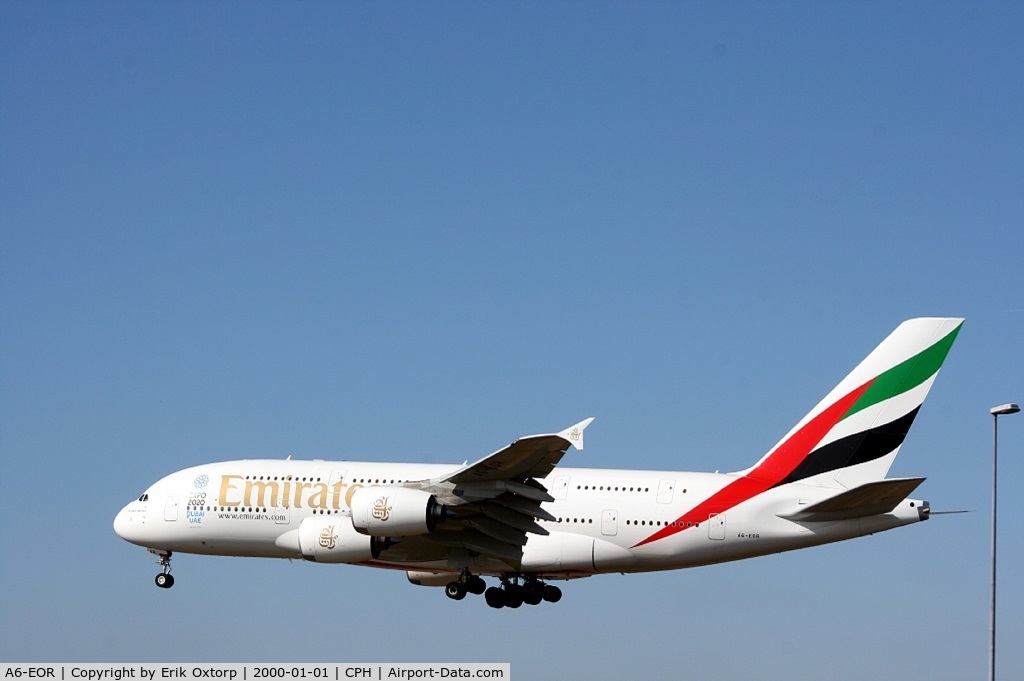 A6-EOR, 2015 Airbus A380-861 C/N 202, A&-EOR landing rw 04L