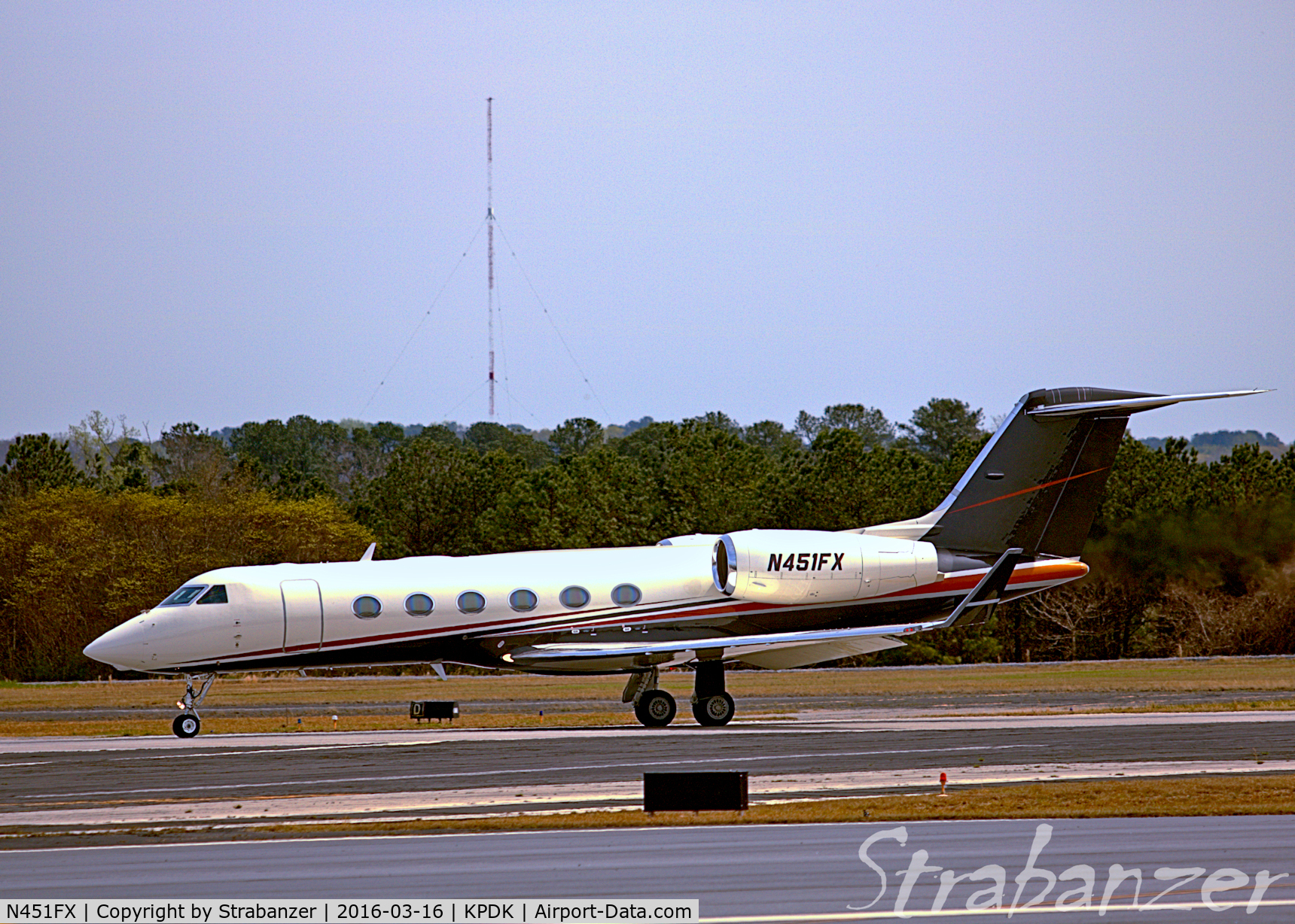 N451FX, 2015 Gulfstream Aerospace GIV-X (G450) C/N 4332, Bank of Utah's Gulfstream GIV-X departing KPDK for KAPF