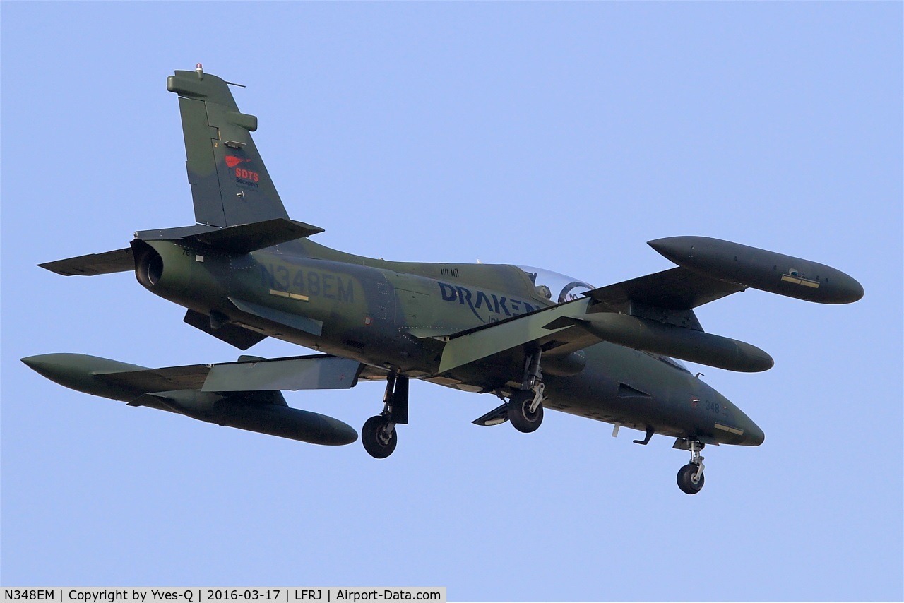 N348EM, 1991 Aermacchi MB-339CB C/N 6829/180, Draken International Inc. Aermacchi MB-339CB, Short approach rwy 08, Landivisiau Naval Air Base (LFRJ)