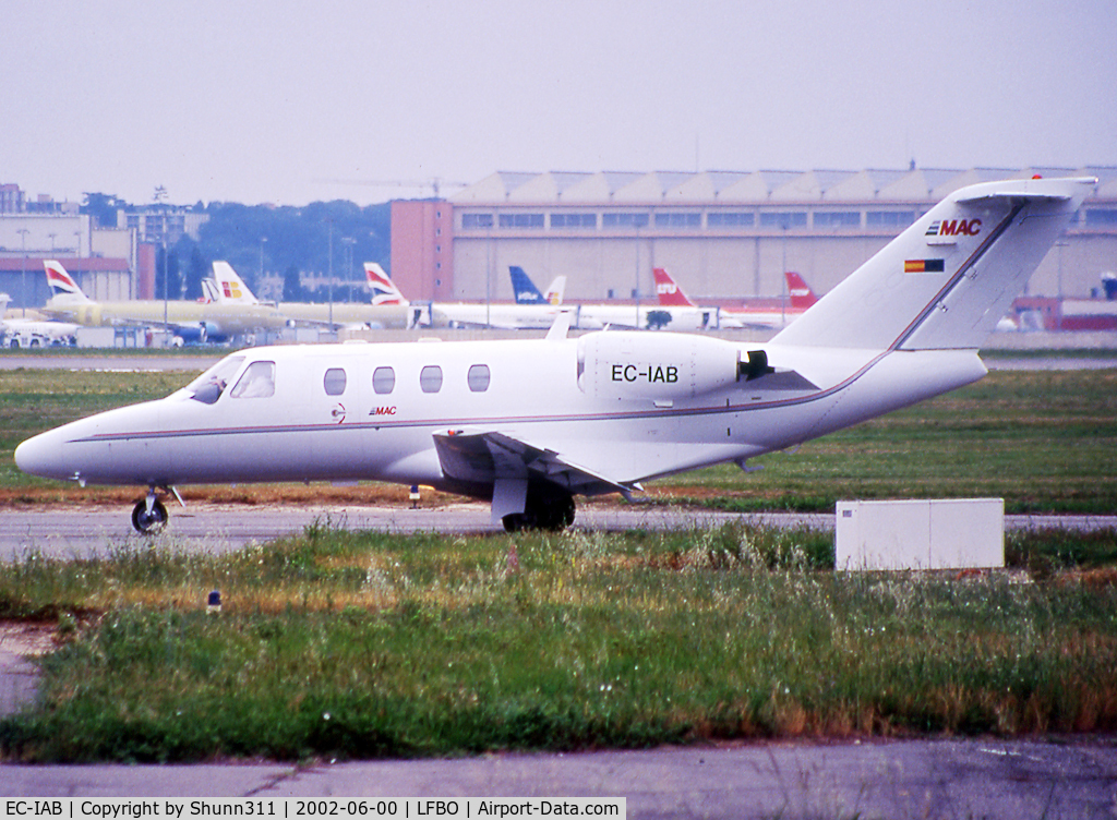 EC-IAB, 1993 Cessna 525 CitationJet C/N 525-0037, Taxiing holding point rwy 33R for departure...