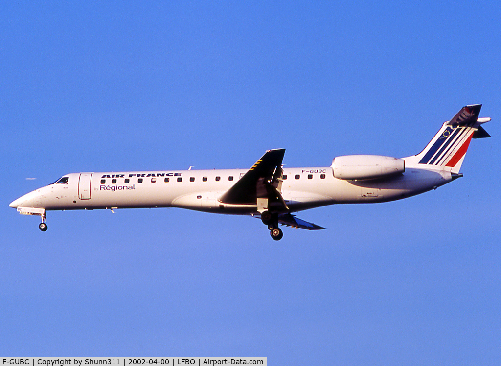 F-GUBC, 2002 Embraer ERJ-145LR (EMB-145LR) C/N 145556, Landing rwy 33L without logo on engines