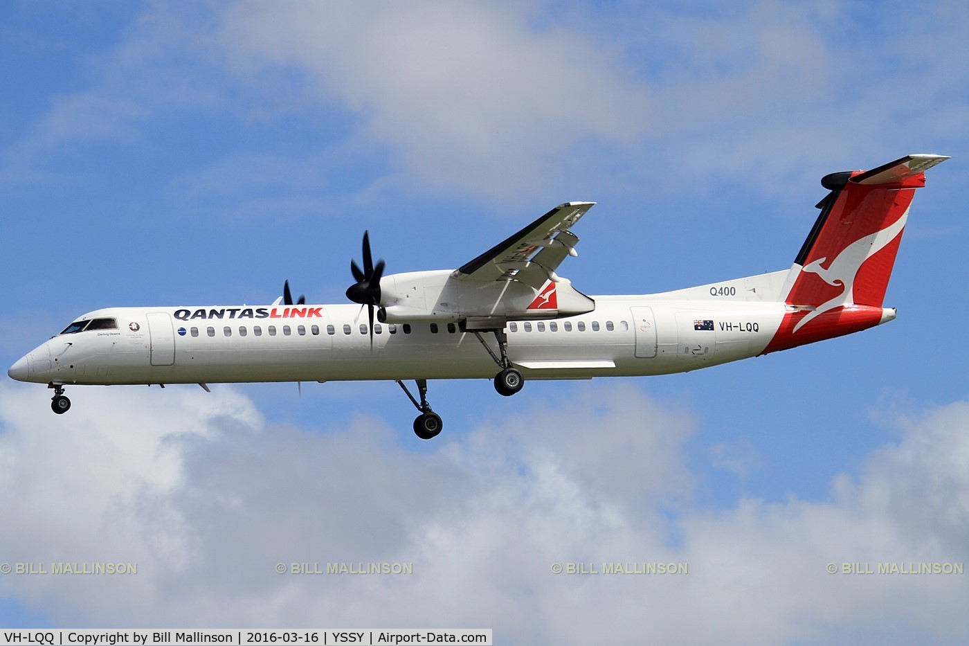 VH-LQQ, 2014 Bombardier DHC-8-402 Dash 8 C/N 4461, finals to 16R