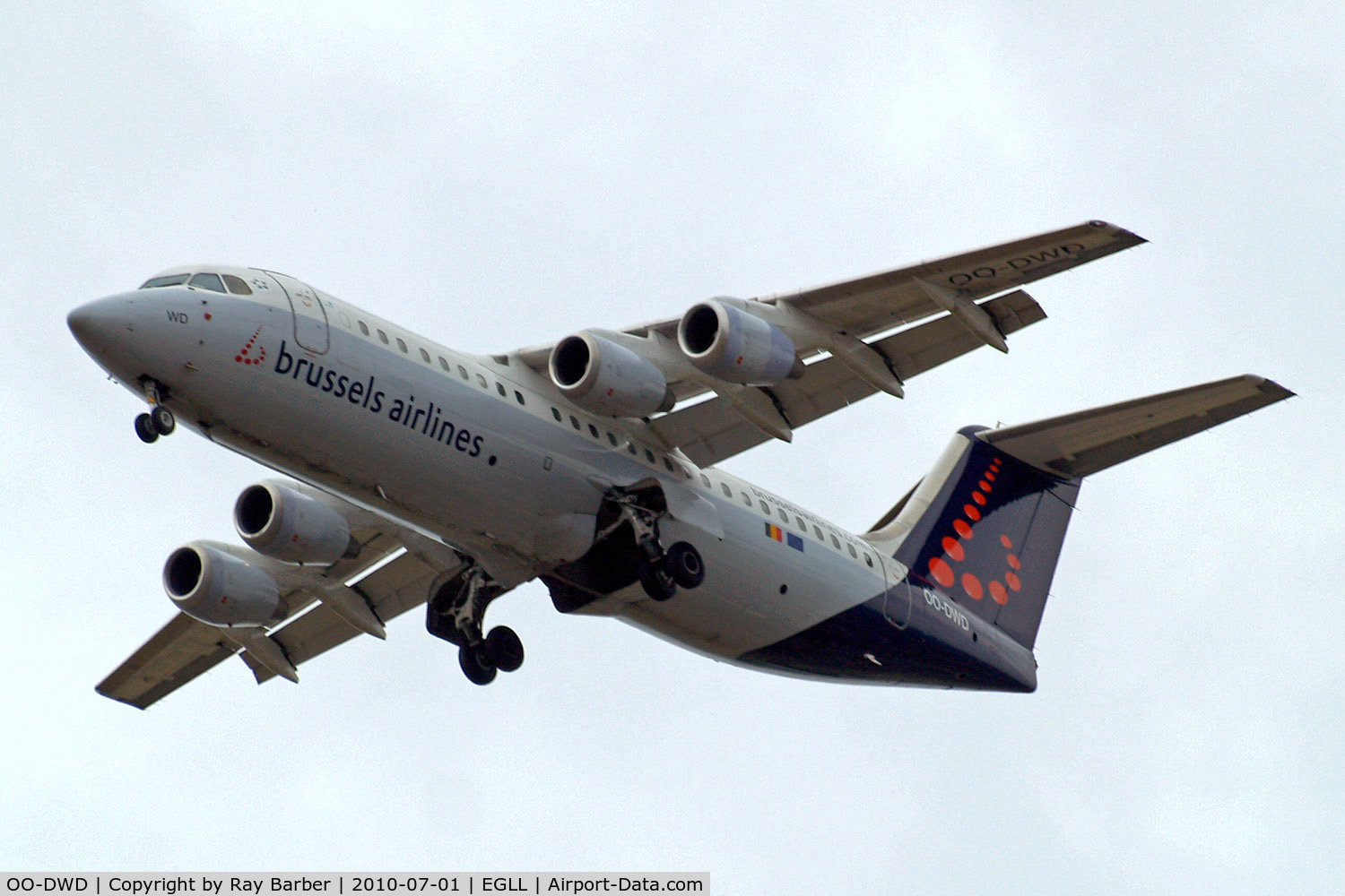 OO-DWD, 1998 British Aerospace Avro 146-RJ100 C/N E3324, British Aerospace BAe 146-RJ100 [E3324] (Brussels Airlines) Home~G 01/07/2010. On approach 27R.