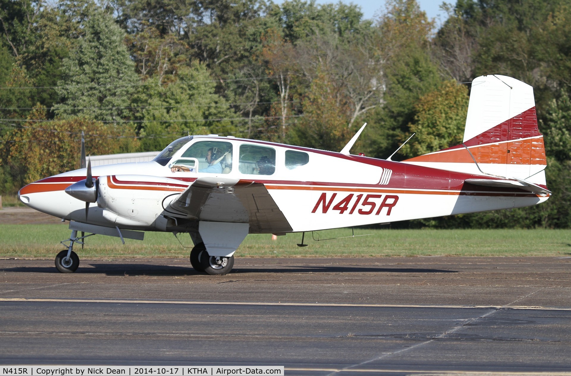 N415R, 1958 Beech 95 C/N TD-161, Beech Party 2014