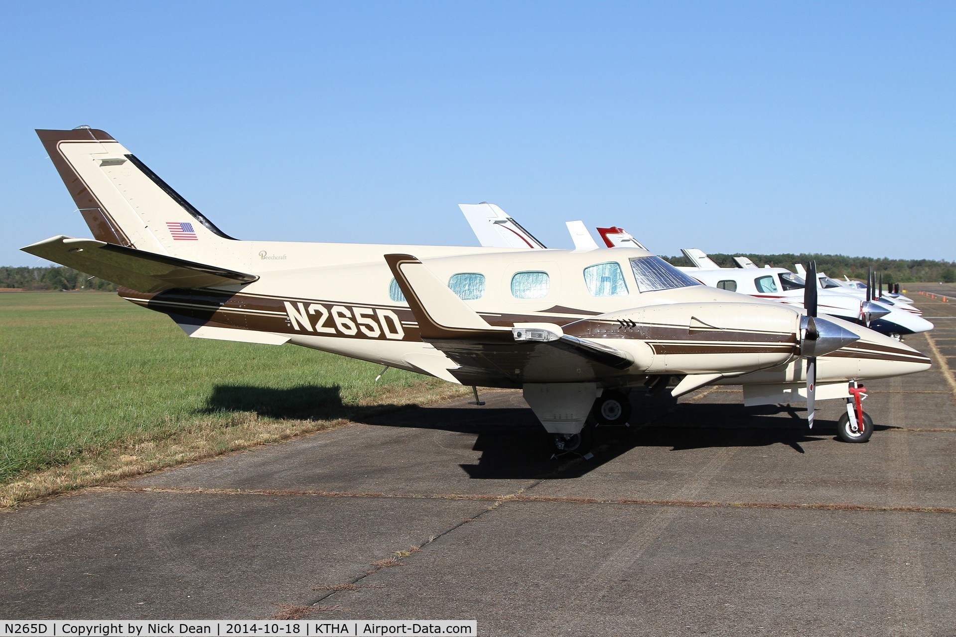 N265D, 1980 Beech B-60 Duke C/N P-548, DFA 2014 at the Beech Party