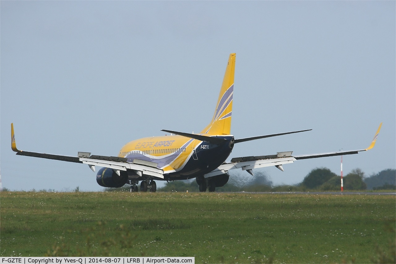 F-GZTE, 1999 Boeing 737-73S C/N 29080, Boeing 737-73S, Max reverse thrust landing point rwy 25L, Brest-Bretagne Airport (LFRB-BES)