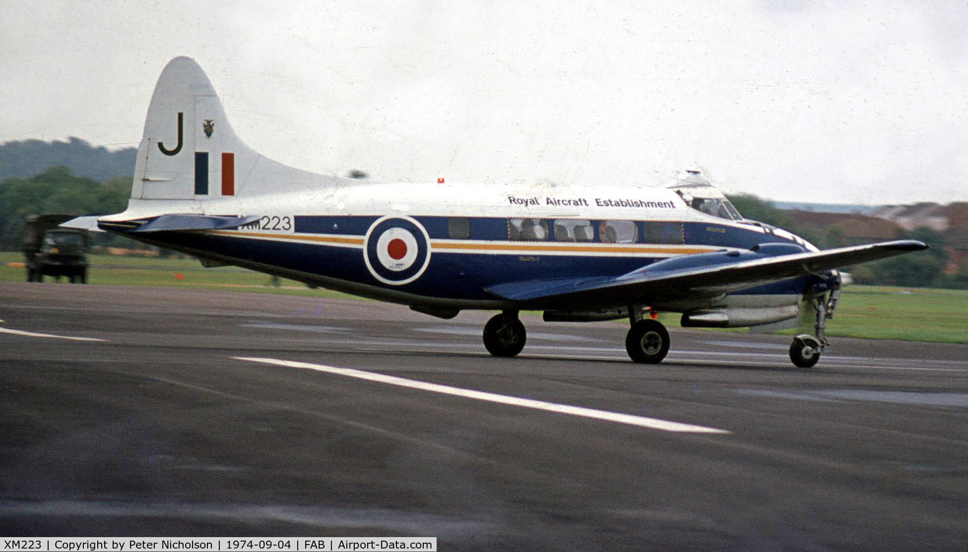 XM223, 1957 De Havilland DH-104 Devon C.2 C/N 04498, Devon C.2 of the Royal Aircraft Establishment as seen at Farnborough in September 1974.