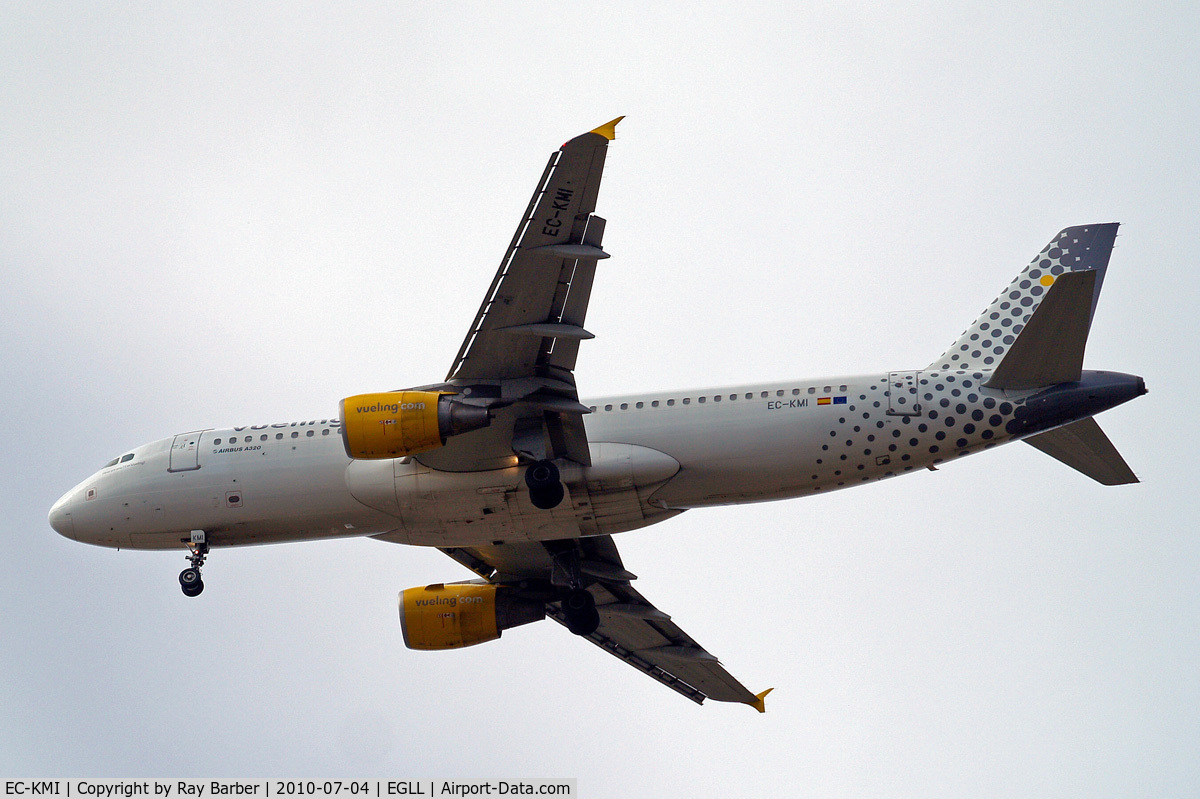 EC-KMI, 2008 Airbus A320-216 C/N 3400, Airbus A320-216 [3400] (Vueling Airlines) Home~G 04/07/2010. On approach 27R.