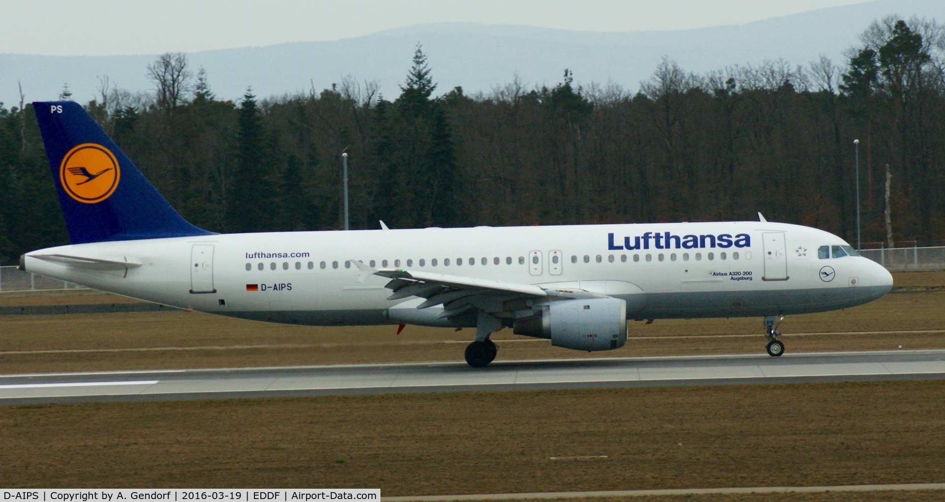 D-AIPS, 1990 Airbus A320-211 C/N 0116, Lufthansa, is here shortly after landing on RWY 25L at Frankfurt Rhein/Main(EDDF)