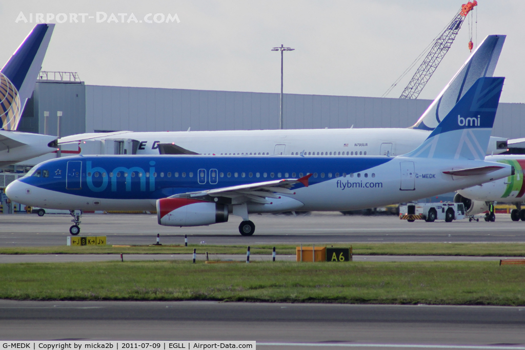 G-MEDK, 2005 Airbus A320-232 C/N 2441, Taxiing