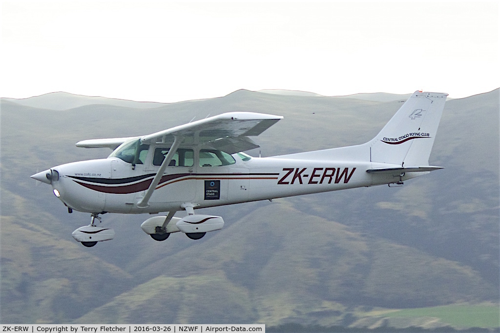 ZK-ERW, Cessna 172N C/N 17267728, At Wanaka