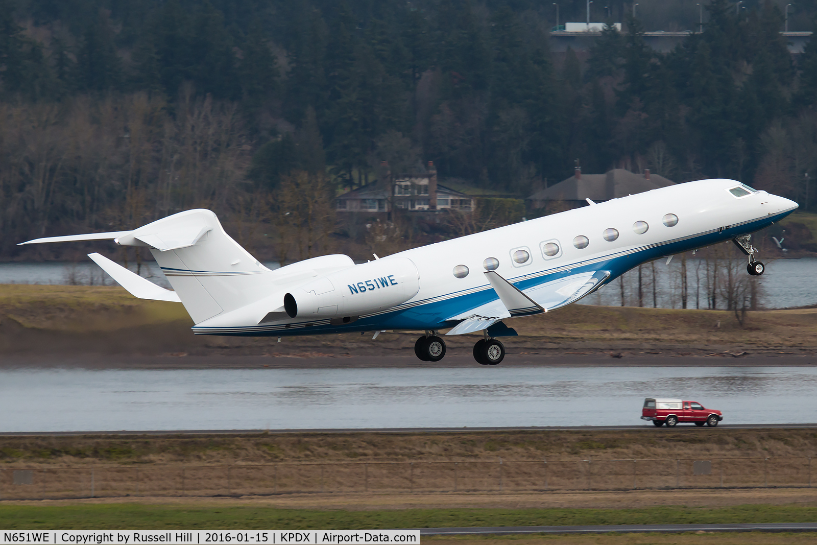 N651WE, 2015 Gulfstream G-VI (G650ER) C/N 6141, Departing for BFI after completing delivery