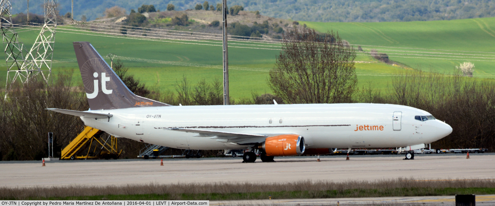 OY-JTN, 1993 Boeing 737-4Q8 /SF C/N 25106, Foronda - Vitoria-Gasteiz - España