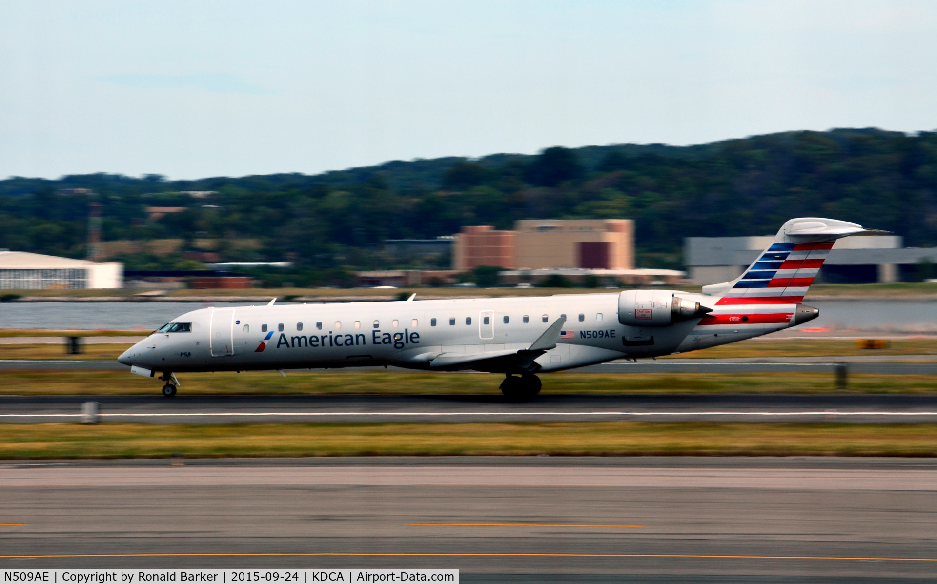 N509AE, 2003 Bombardier CRJ-701 (CL-600-2C10) Regional Jet C/N 10078, Takeoff National