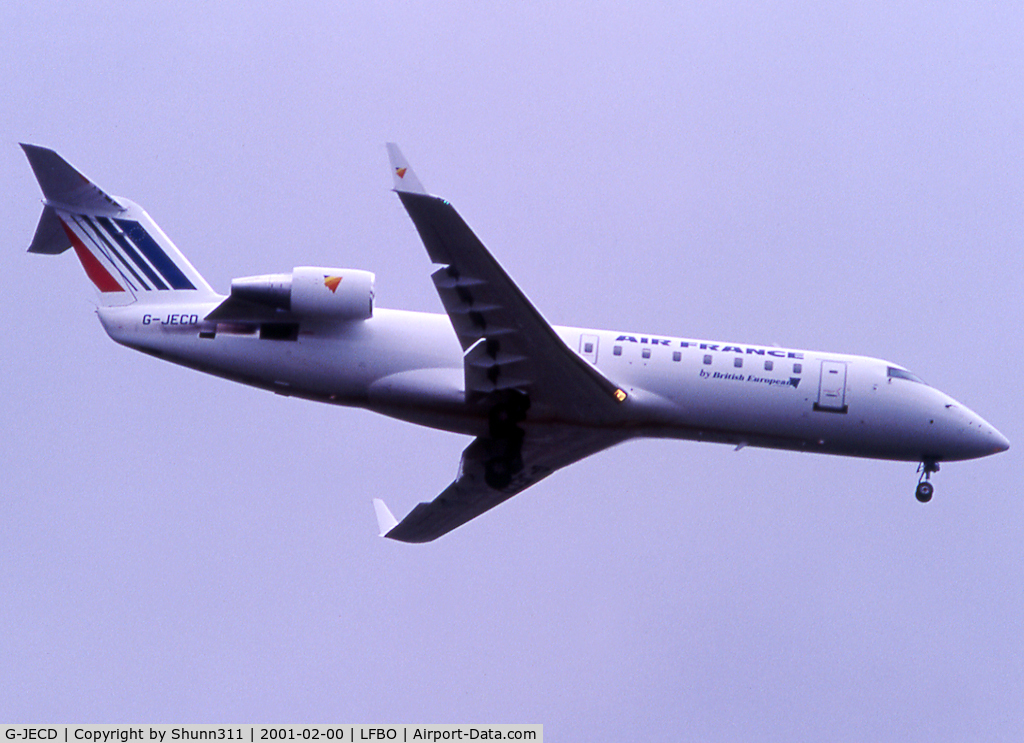 G-JECD, 2000 Canadair CRJ-200ER (CL-600-2B19) C/N 7469, Landing rwy 33L... Air France c/s by British European titles...
