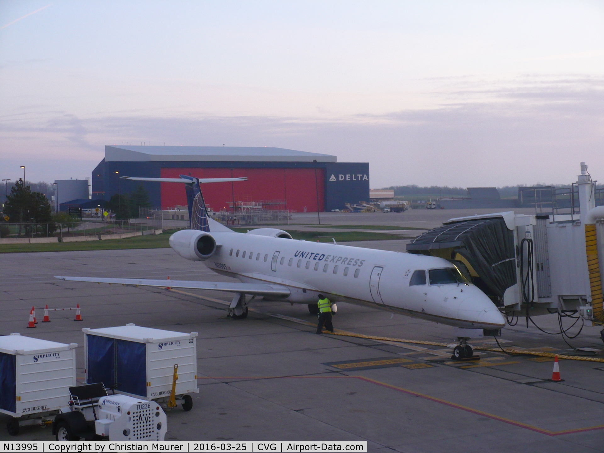 N13995, 2000 Embraer EMB-145LR C/N 145295, ERJ-145LR