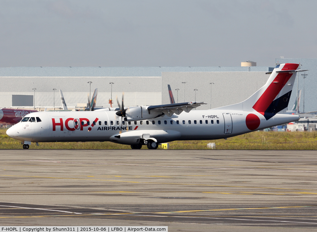 F-HOPL, 2015 ATR 72-600 C/N 1283, Taxiing holding point rwy 32R Mike 2 for departure...