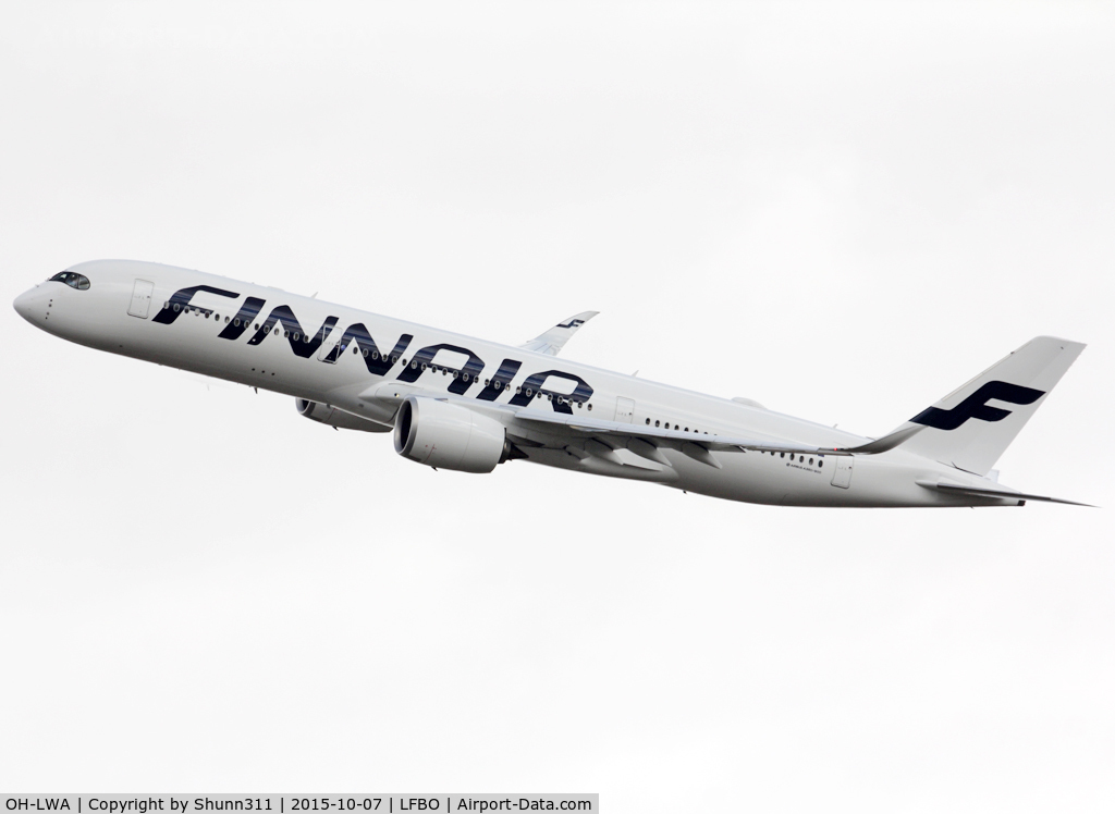 OH-LWA, 2015 Airbus A350-941 C/N 018, Delivery day...