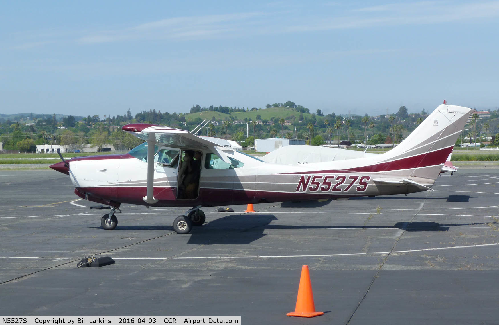 N5527S, 1980 Cessna TR182 Turbo Skylane RG C/N R18201595, Visitor